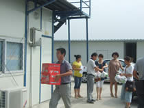 公司動態(tài)=2011年盛夏酷暑,公司領(lǐng)導(dǎo)慰問堅守生產(chǎn)一線的廣大員工-開發(fā)區(qū)市政項目.jpg